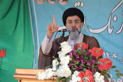 امام‌جمعه پیشوا: تحریم‌ها عامل اصلی مشکلات اقتصادی است