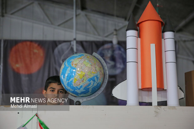 آغاز دهه فجر با زنگ گلبانگ انقلاب در زنجان