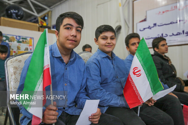 آغاز دهه فجر با زنگ گلبانگ انقلاب در زنجان