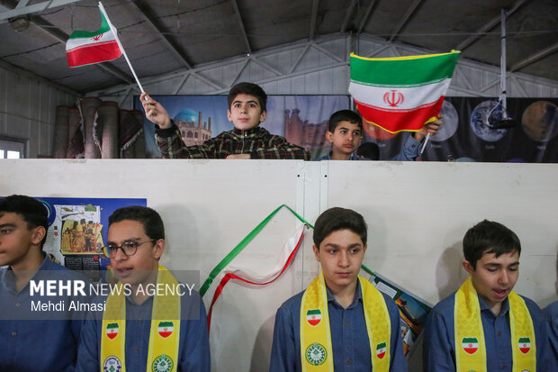 آغاز دهه فجر با زنگ گلبانگ انقلاب در زنجان