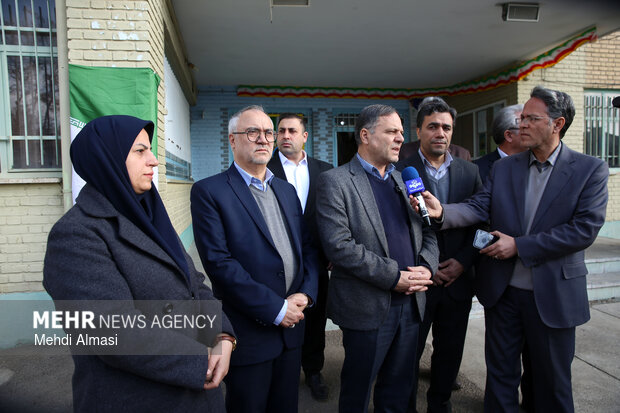 آغاز دهه فجر با زنگ گلبانگ انقلاب در زنجان