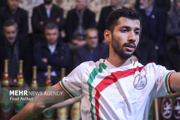 آیین به صدا درآمدن زنگ انقلاب در زورخانه شهید فهمیده