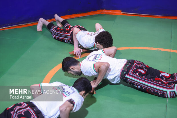 آیین به صدا درآمدن زنگ انقلاب در زورخانه شهید فهمیده