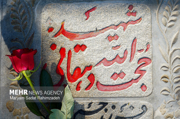 گلباران قبور شهدا در شیراز