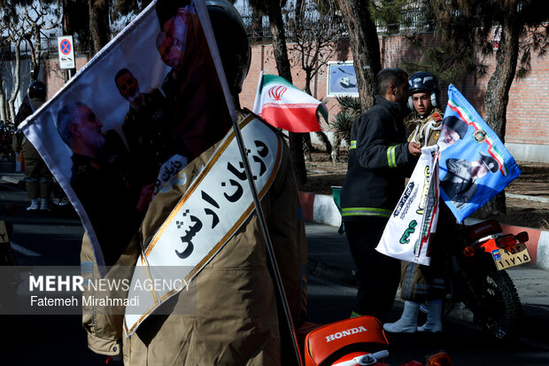 رژه موتورسواران در سالروز ورود امام خمینی به ایران