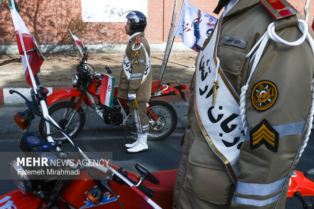 رژه موتورسواران در سالروز ورود امام خمینی به ایران