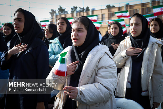 نواختن زنگ انقلاب در پیشوا