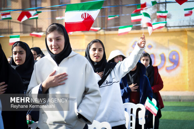نواختن زنگ انقلاب در پیشوا