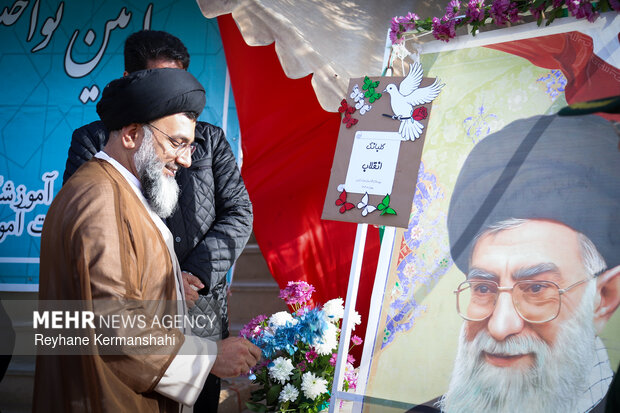نواختن زنگ انقلاب در پیشوا
