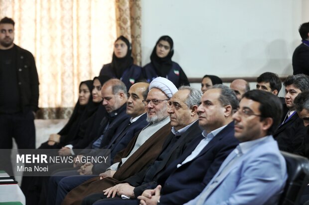 نواختن زنگ انقلاب در هنرستان خدیجه کبری تبریز