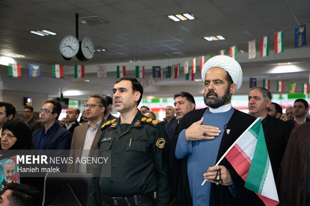 مراسم نمادین استقبال از امام خمینی (ره) در فرودگاه گرگان