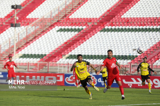 لیگ برتر فوتبال - تراکتور و سپاهان