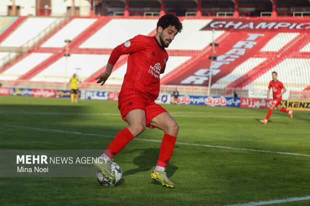 لیگ برتر فوتبال - تراکتور و سپاهان