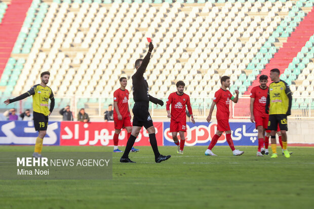 لیگ برتر فوتبال - تراکتور و سپاهان