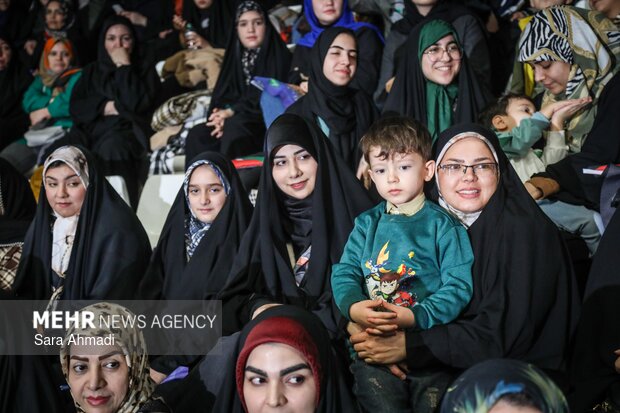 جشن ۱۲ هزار نفری «در پناه زمان» در مشهد