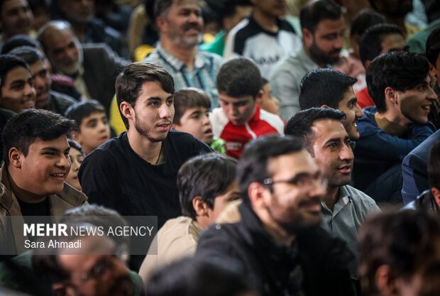 جشن ۱۲ هزار نفری «در پناه زمان» در مشهد