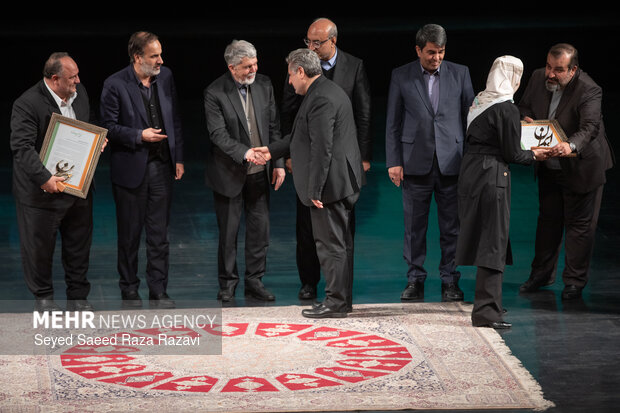 آئین اختتامیه چهل و چهارمین جشنواره تئاتر فجر