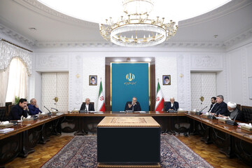 پزشکیان: اجرای سیاست‌های رهبری، کلید بهبود زندگی مردم است