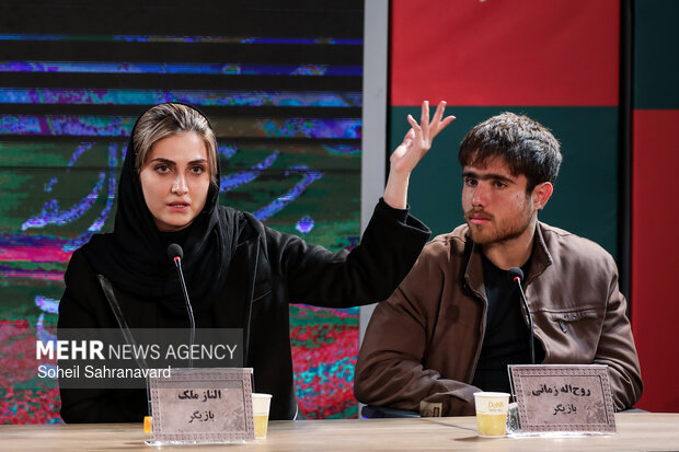 روح الله زمانی و الناز ملک بازیگران فیلم «خیابان جمهوری» در دومین روز چهل‌ و چهارمین جشنواره فیلم فجر - پردیس ملت