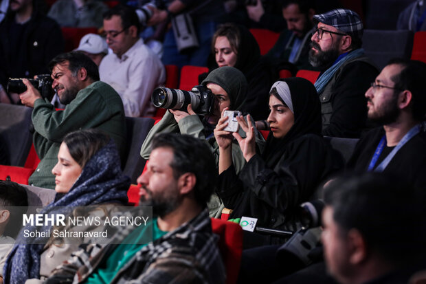 نشست خبری فیلم «خیابان جمهوری» به کارگردانی منوچهر هادی در دومین روز چهل‌ و چهارمین جشنواره فیلم فجر - پردیس ملت