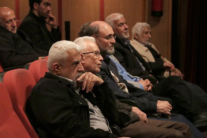 ادبیات، اولین خط مقدم در فتنه‌های آینده