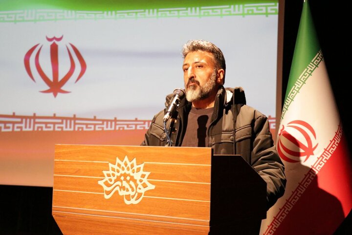 ادبیات، اولین خط مقدم در فتنههای آینده