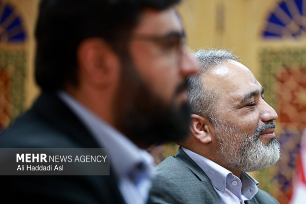 حضور محمدجواد لاریجانی در گروه رسانه‌ای مهر