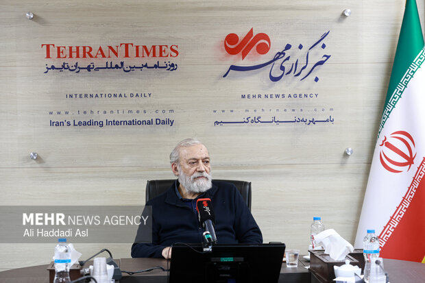 حضور محمدجواد لاریجانی در گروه رسانه‌ای مهر