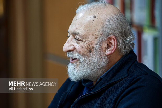 حضور محمدجواد لاریجانی در گروه رسانه‌ای مهر