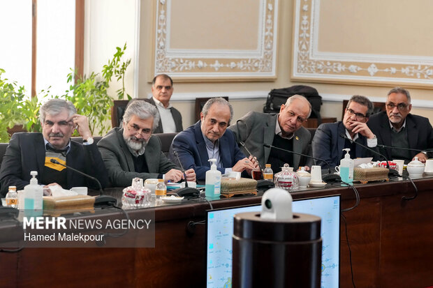 دیدار وزیر علوم و جمعی از رؤسای دانشگاه‌های سراسر کشور با رئیس مجلس