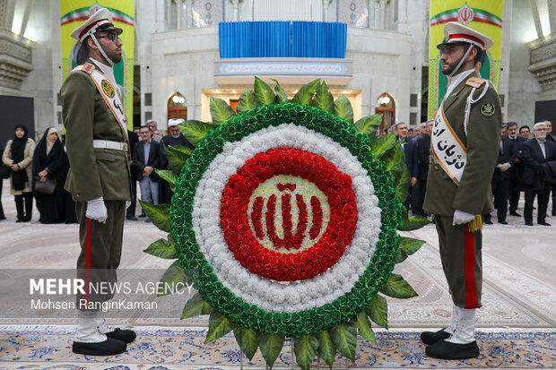 مراسم تجدید میثاق وزیر و کارکنان وزارت امور خارجه با آرمان‌های امام راحل