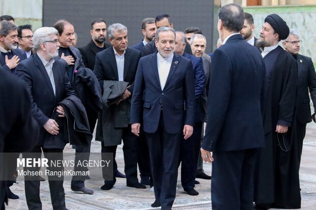 مراسم تجدید میثاق وزیر و کارکنان وزارت امور خارجه با آرمان‌های امام راحل