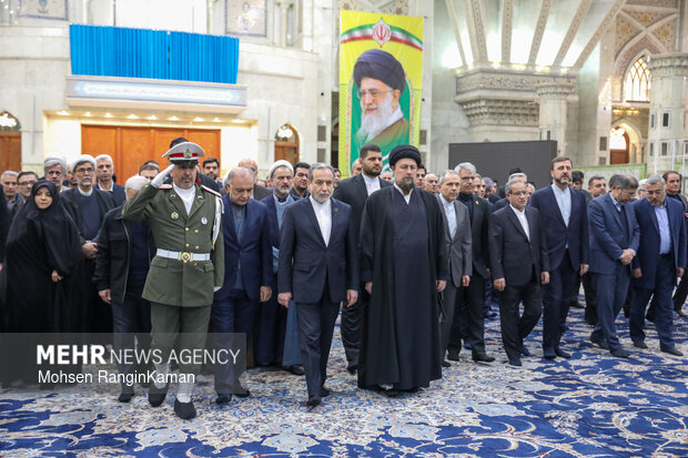 مراسم تجدید میثاق وزیر و کارکنان وزارت امور خارجه با آرمان‌های امام راحل