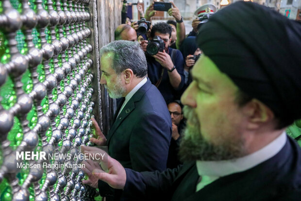 مراسم تجدید میثاق وزیر و کارکنان وزارت امور خارجه با آرمان‌های امام راحل