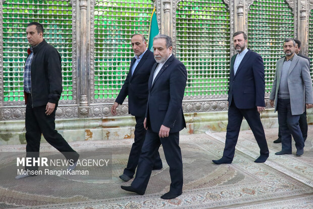 مراسم تجدید میثاق وزیر و کارکنان وزارت امور خارجه با آرمان‌های امام راحل