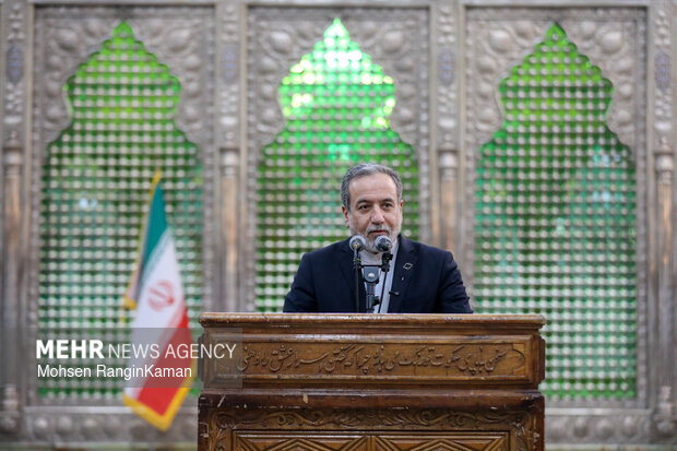 مراسم تجدید میثاق وزیر و کارکنان وزارت امور خارجه با آرمان‌های امام راحل