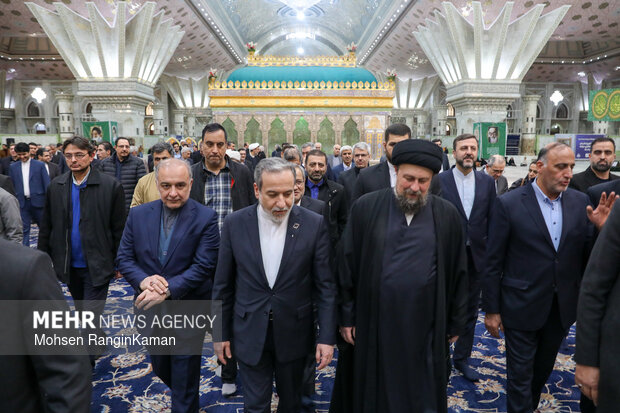 مراسم تجدید میثاق وزیر و کارکنان وزارت امور خارجه با آرمان‌های امام راحل