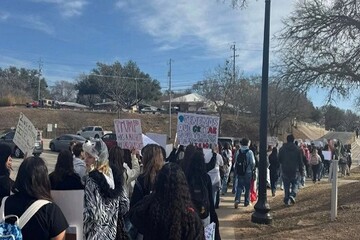 اعتراض دانش‌آموزان آمریکایی به سیاست‌های مهاجرتی ترامپ