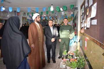 دستاوردهای انقلاب اسلامی در نمایشگاه دانش‌آموزی گیلانغرب تبیین شد