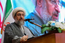 مطهری‌اصل: شخصیت امام علی(ع) فراتر از زبان و شعر است