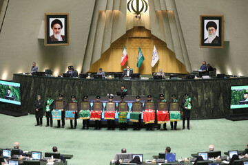 حضور خادمان مسجد مقدس جمکران در صحن مجلس