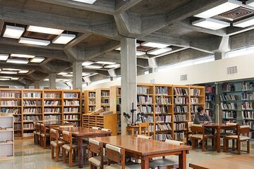 کتابخانه آیت‌الله بروجردی به کانون پرورش فکری اهدا شد