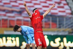 پرسپولیس مثل سایه به تراکتور چسبید/ سقوط سپاهان و روزهای تلخ استقلال