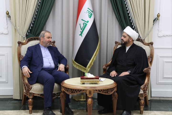 السفير الايراني لدى العراق يلتقي الشيخ قيس الخزعلي في بغداد