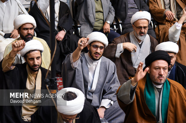 اجتماع حوزویان مشهد در دفاع از حریم ولایت