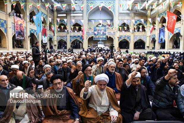 اجتماع حوزویان مشهد در دفاع از حریم ولایت