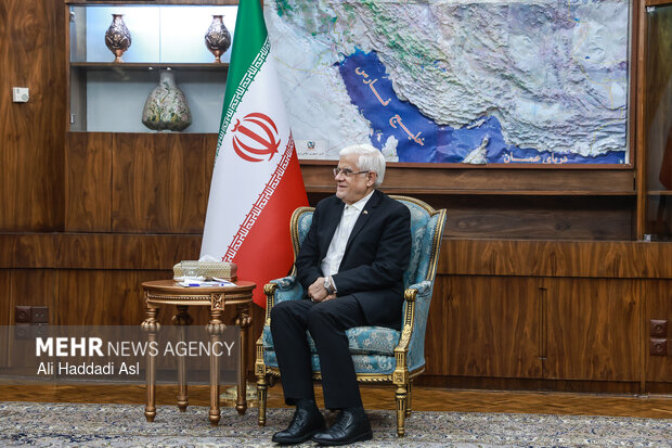 دیدار سفیر عمان با معاون اول رئیس‌جمهور