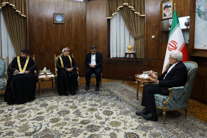 عارف يدعو لزيادة حجم التبادل التجاري بين إيران وعُمان إلى 5 مليارات دولار