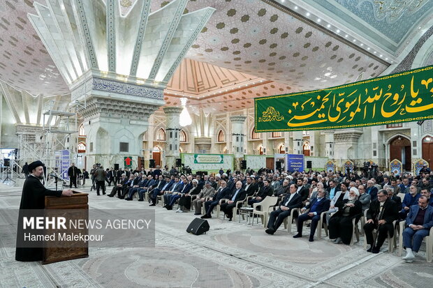 مراسم تجدید میثاق رئیس و نمایندگان مجلس با آرمان‌های امام خمینی(ره)