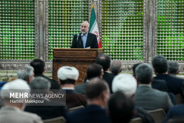 مراسم تجدید میثاق رئیس و نمایندگان مجلس با آرمان‌های امام خمینی(ره)